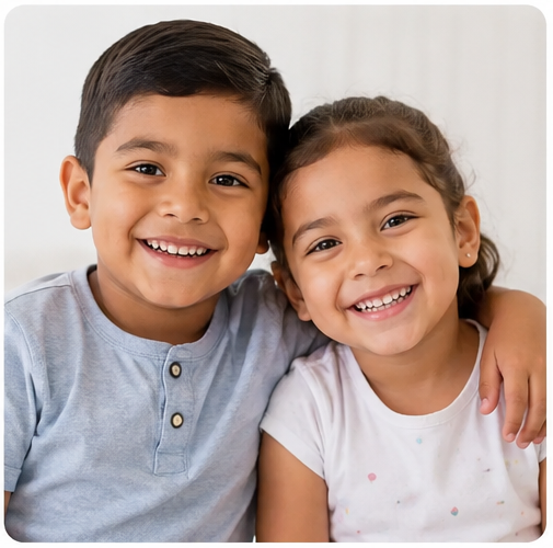 Hermanos sonrientes
